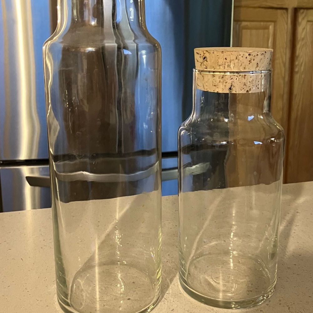 Source Unknown Clear Glass Bottles with Cork Stopper-corked glass tea holder